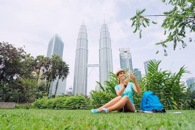️ Kuala Lumpur Instagram Tour: Most Famous Spots (Private & All-Inclusive) - Batu Caves and Petronas Twin Towers: The Two Stops You’ll Plan Around