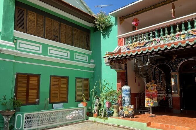8 Hours of Penang Tour - Stop 6: Batu Ferringhi for beach time and night market energy