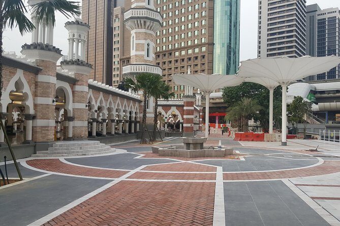 Aquaria KLCC Admission with Kuala Lumpur City Famous Landmarks - Tugu Negara and Dataran Merdeka: memorial stops that anchor the day