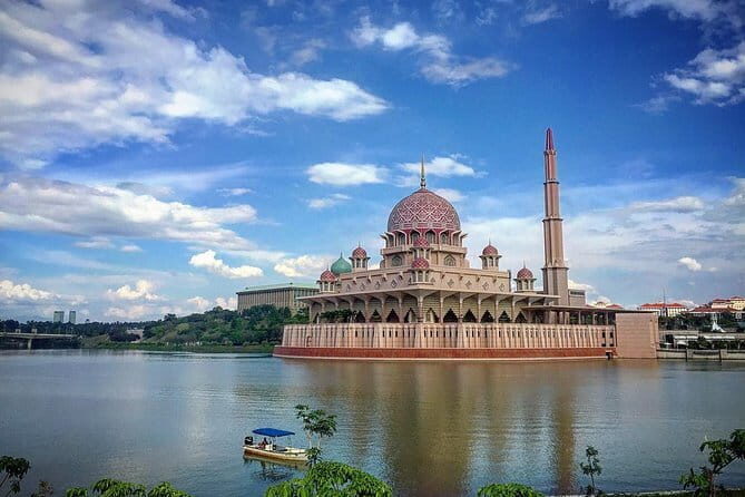Batu Caves & Putrajaya Highlights: Landmarks & Botanical Garden - A Batu Caves and Putrajaya day trip that actually feels organized