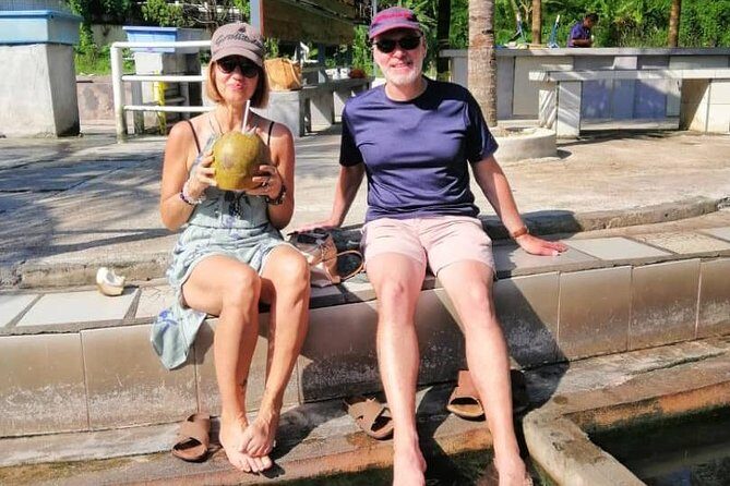 Batu Caves,Waterfalls and Hot Springs Tour With Lunch - Batik Chong (East Coast Batik): A Quick Craft Stop With Real Context