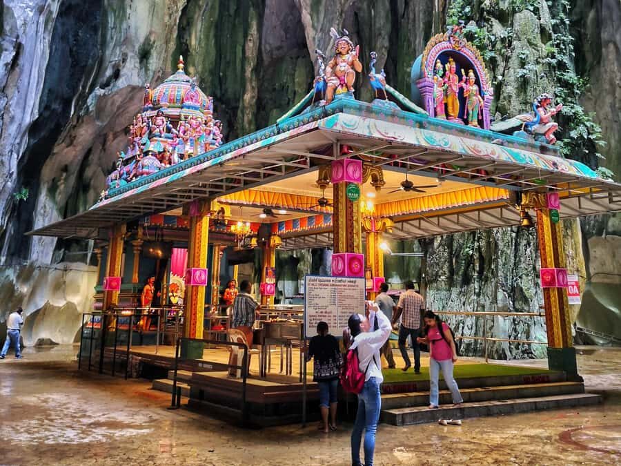 Best of Kuala Lumpur Tour with KL Tower & Batu Caves - Key Highlights at a Glance