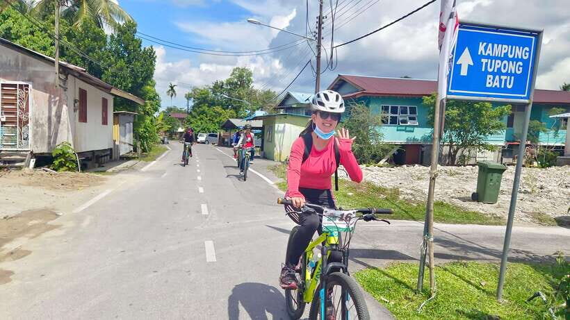 Best of Kuching: Heritage & Kampong Bike Tour - Who should book this tour—and who should skip it