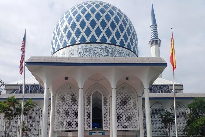 Blue Mosque And Batu Caves Private Tour from Kuala Lumpur - Timing that actually fits: how the route stays smooth