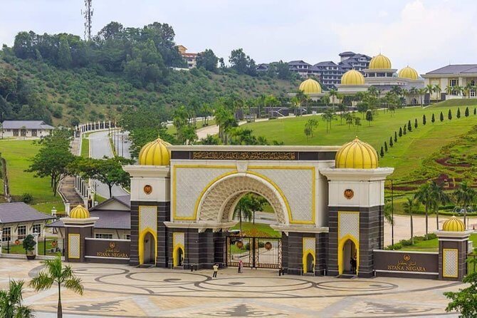 Budget Tour: Full Day Putrajaya, Batu Caves & Kuala Lumpur City - Crossing into Putrajaya: where the architecture takes over