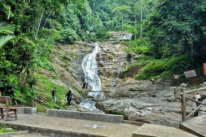 Cameron Highland Full Day Tour from KL City (Private) - Lata Iskandar Waterfall: The Scenic Stretch Break
