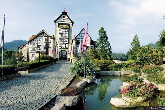 Colmar Tropicale and Batu Caves Day Trip (SIC - Join In Tour) - Pickup, meeting point, and the shared-tour reality