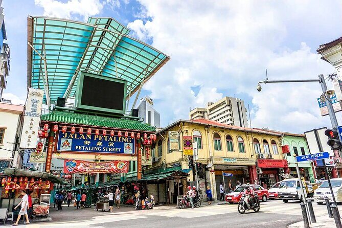 Culinary Journey Through Chinatown with All Type of Delicacies - Tofu-like soya drink and tropical fruit: the reset stop