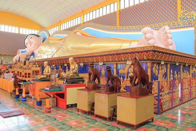 Discover Penang: City Highlights, Kek Lok Si Temple & Penang Hill - Stop 5: Kek Lok Si Temple and the included inclined lift