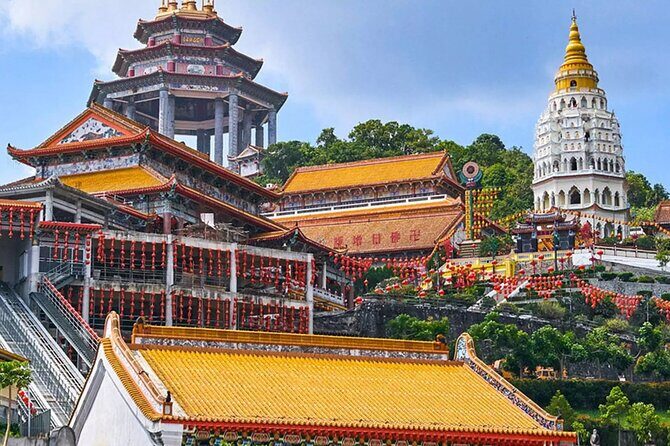 Discover Penang: City Sights, Panoramic Penang Hill & Kek Lok Si - Wat Chayamangkalaram and Dhammikarama: Two Temple Visits, One Smooth Flow