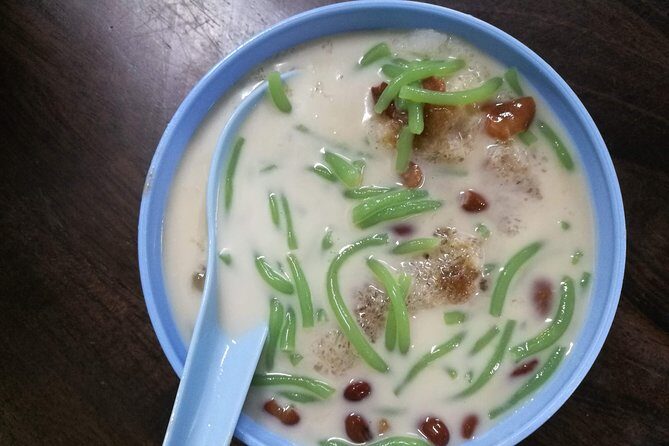 Eat Like A Local: Penang Street Food Tour - Penang at night: why 5pm is the right time to eat like a local