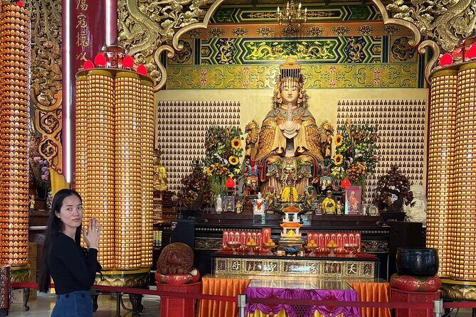Exclusive Half Day Batu Caves and Private City Tour Kuala Lumpur - Central Market Kuala Lumpur: Souvenirs and Handicrafts in a Short, Useful Stop