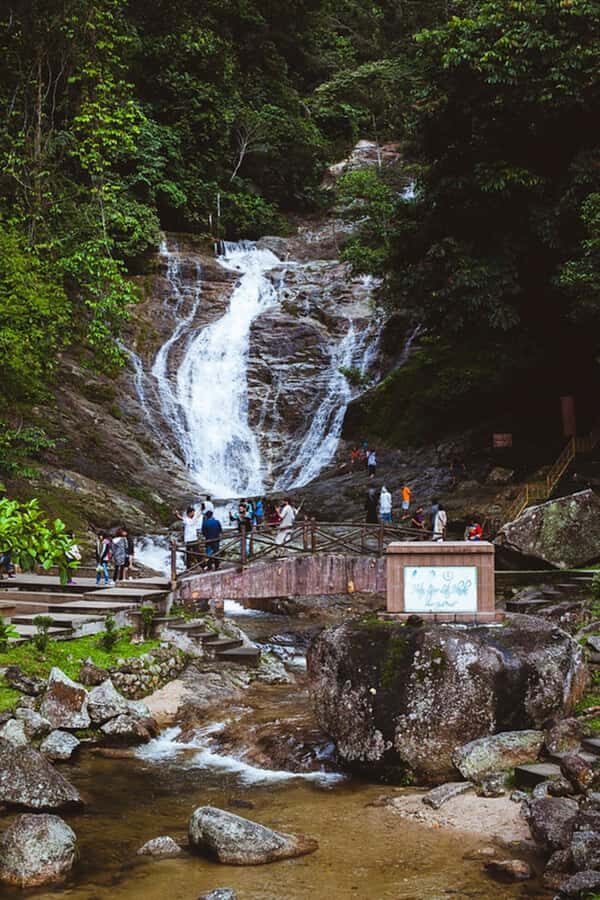 From Kuala Lumpur: Cameron Highlands Private or Join In Tour - Stop 1: Lata Iskandar Waterfall for quick cool photos