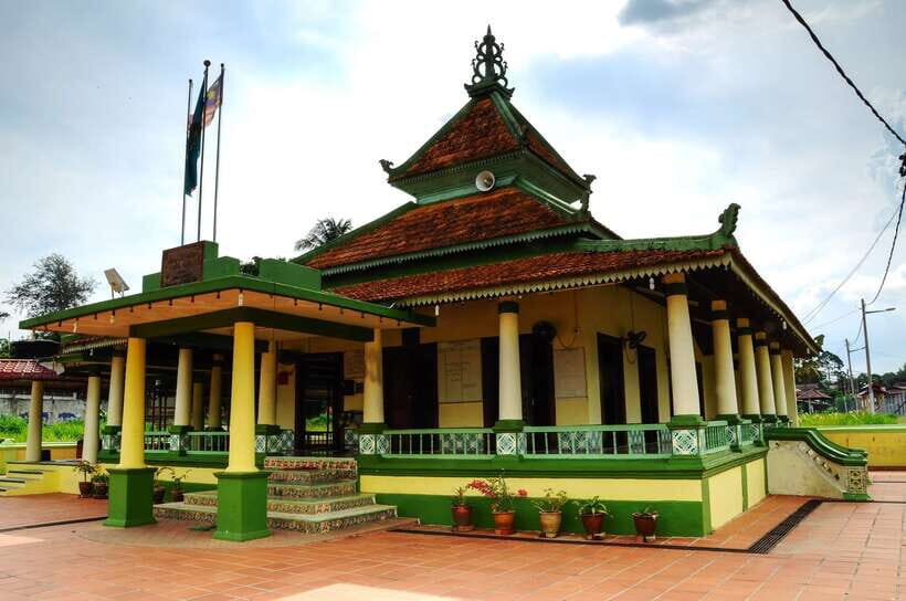 From Kuala Lumpur: Full-Day Historical Tour of Malacca - A Famosa: European Architectural Remains That Anchor the Story