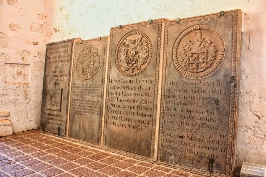 From Kuala Lumpur: Historical Melaka Day Tour with Lunch - A’Famosa Portuguese fortress and Porta de Santiago: the best kind of dramatic photos