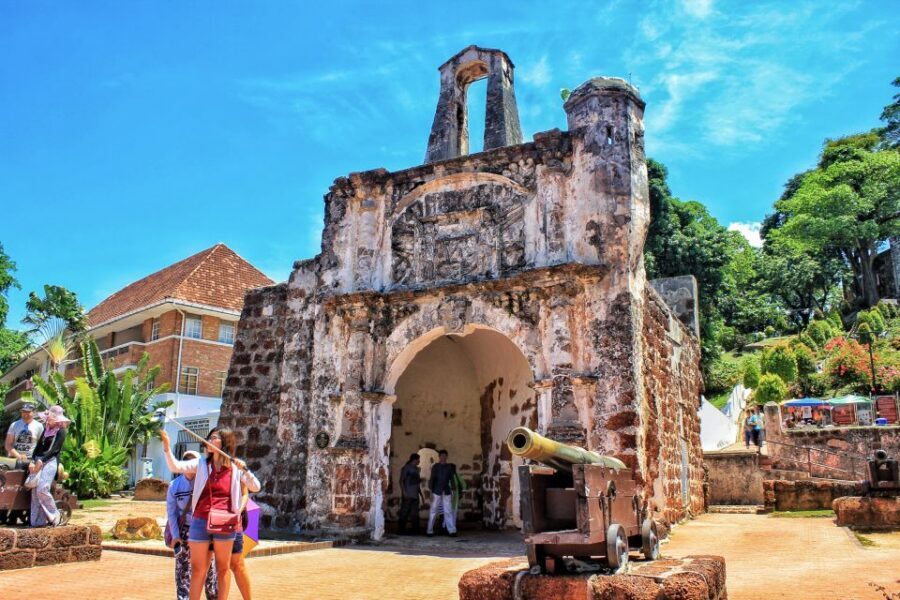 From Kuala Lumpur: Historical Melaka Day Tour with Lunch - Dutch and Red Square area: pink buildings, museums, and the power shift