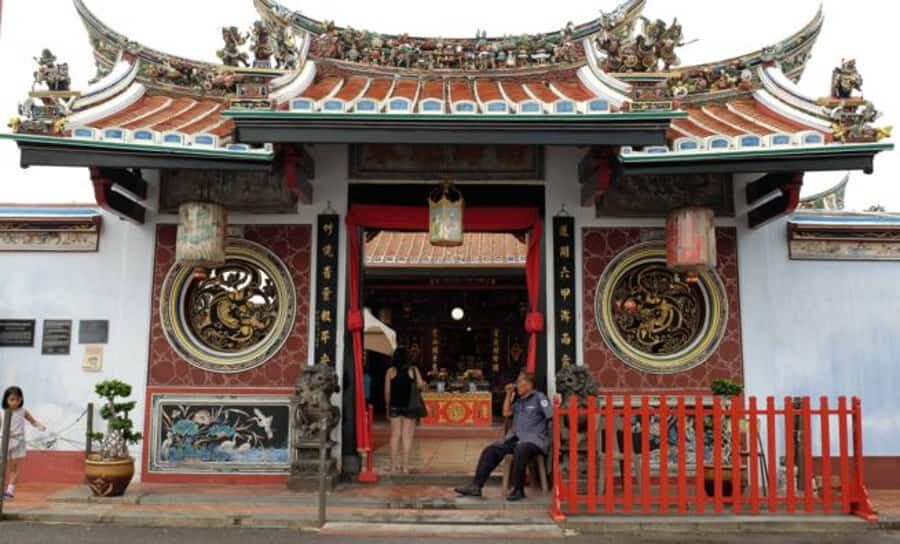 From Kuala Lumpur: Private Full Day Tour to Malacca - Jonker Street Chinatown: shopping, street food, and a practical end to the day