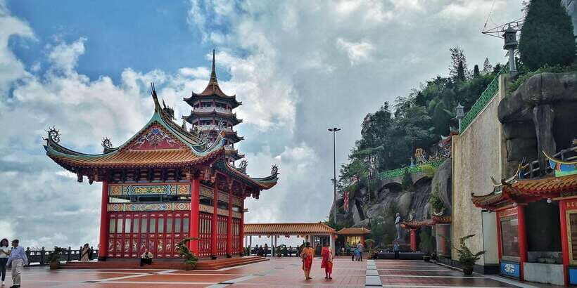 From Kuala Lumpur: Private Genting Highlands Day Trip - Casino de Genting: the main event (and what you can do there)