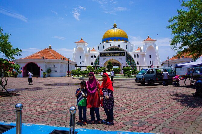 Full day in Malacca Historical Private Tour in Kuala Lumpur - Bukit St. Paul’s Church: old stone, big age claims, and calm hilltop time