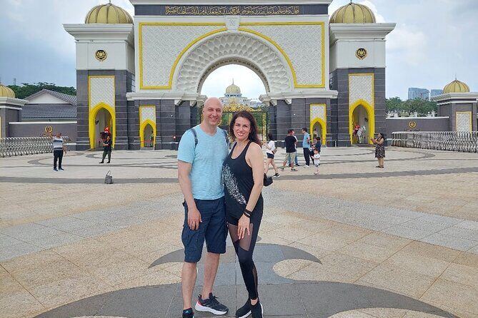 Full-Day Kuala Lumpur Sightseeing Tour - Istana Negara, National Monument, and the “why” behind the landmarks