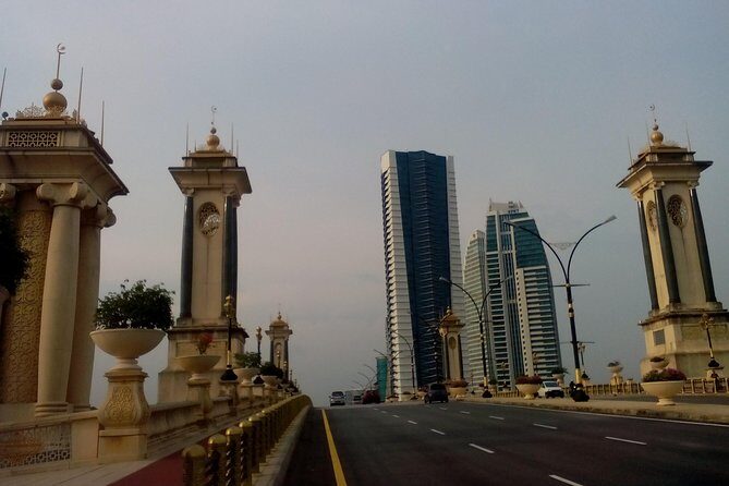 Garden City of Putrajaya, Pink Mosque, Lake Boat Joyride(Guided) - Meeting up, comfort, and what “private” means here