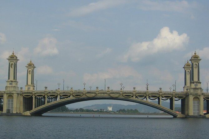 Garden City of Putrajaya, Pink Mosque, Lake Boat Joyride(Guided) - Putra (Pink) Mosque: a signature sight with easy photo logic