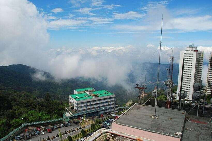 Genting Highlands Private Day Trip with Batu Caves - Awana Skyway for Scenic Time: Views That Break Up the Day