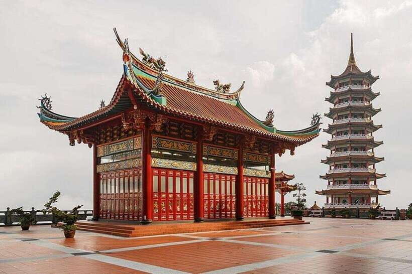 Genting Highlands Private Day Trip with Batu Caves - Batu Caves Add-On: When the Challenge Is Part of the Point