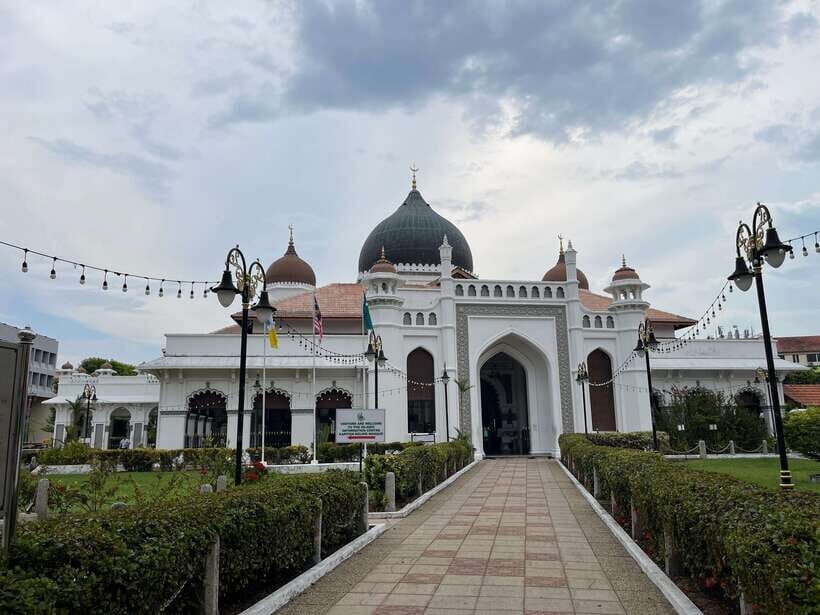 George Town: Heritage Walking Tour with Street Food Tasting - St. George’s Church: A Small Stop With Big Meaning