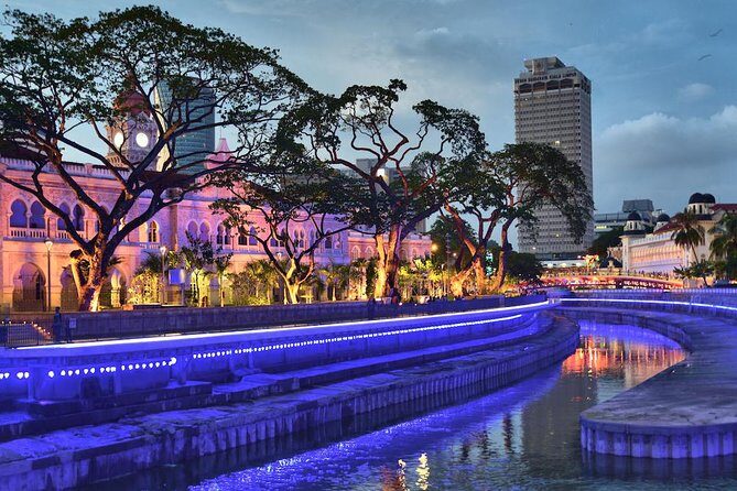 Glittering Night at Lake Symphony, River of Life & Saloma Bridge - Pickup and the car ride: why it matters more at night than you think