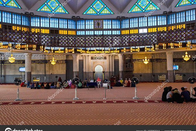 Half Day City Tour ( 4 hours ) - National Monument: a fast stop with big symbolism