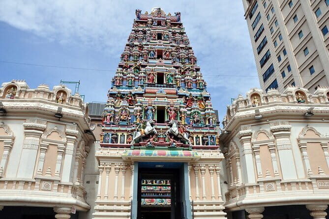 Harmony & Cultural Night Tour - Stop 1: Sri Maha Mariamman Temple and why the details hit