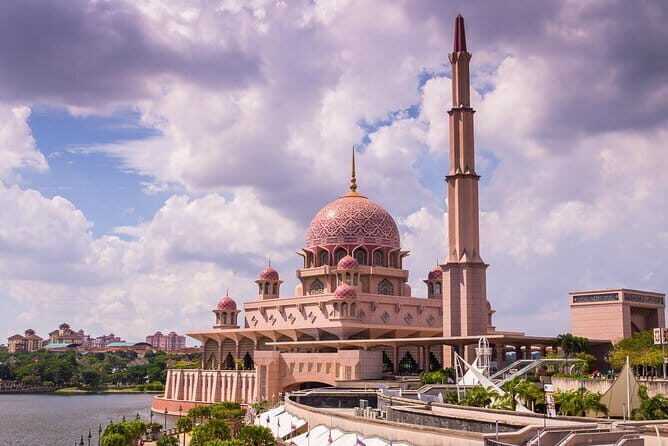 Harmony & Cultural Night Tour - Stop 3: Thean Hou Temple, then the Brickfields thread