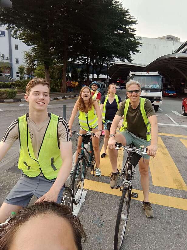 Hidden Kuala Lumpur: 4-Hour Bike Tour - Narrow Passages and a Local Morning Market Feeling