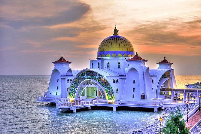 Historical Malacca Tour from Kuala Lumpur - Lunch and the Comfort of Being Fed
