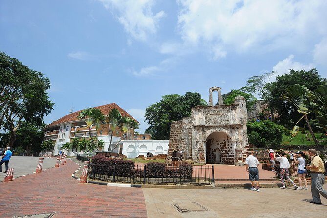 Historical Malacca Tour with Lunch from Kuala Lumpur - A Famosa Fort and Porta de Santiago: Where European History Still Shows