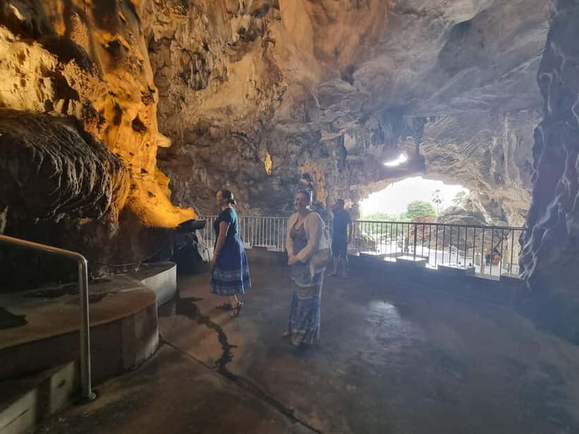 Ipoh Cave Temples Tours - Mirror Lake: Peace, a Boat Ride, and White Coffee