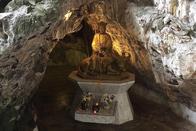 Ipoh Caves, Heritage And Cave Temple Tour From Kuala Lumpur - Ipoh Old Town Stops: Concubine Lane, Railway Station, and Town Hall