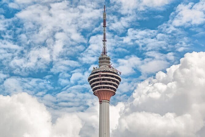 KL Hop-On Hop-Off Sightseeing Bus Pass (24/48 Hours) - Boarding, queues, and why 4:00pm changes everything