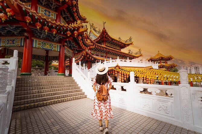 KL Tour with Petronas Twin Towers Observation Deck & Batu Cave - Batu Caves: statues, temple atmosphere, and an early start