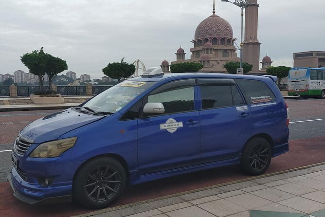 KLIA Airport Transfer-Pick Up/Drop Off Around 80km - City to Airport: using the driver’s traffic knowledge