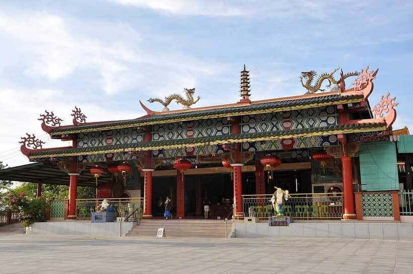 Kota Kinabalu: Private City Tour Day Trip - Cocoa Kingdom KK Chocolate House: end with something buyable and fun
