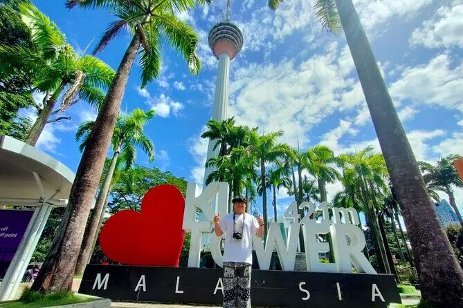 Kuala Lumpur Airport Transit Tour (4 hours) - National Mosque (Masjid Negara): the free stop that adds a spiritual calm