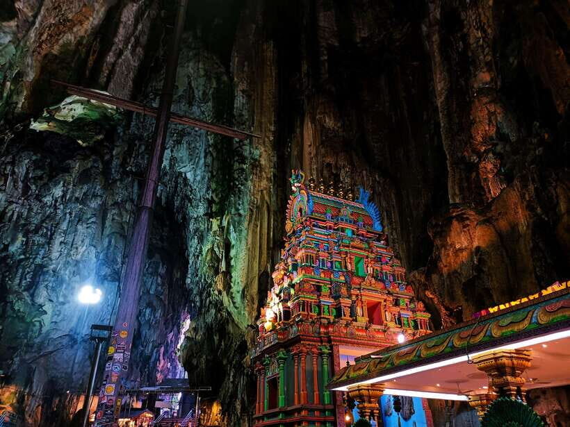 Kuala Lumpur: Batu Caves, Ramayana Caves & Kanching Falls - Batu Caves: The 272 Steps, Lord Murugan, and Temple Rules That Matter