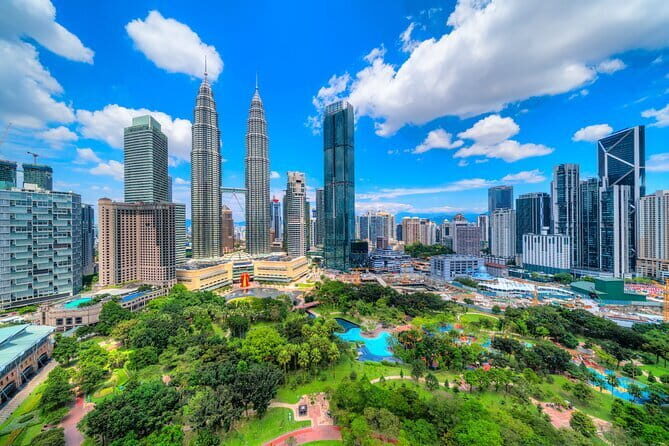 Kuala Lumpur Best Food Tour With A Guide - Stop 3: Brickfields (Little India) spices, sweets, and snacks