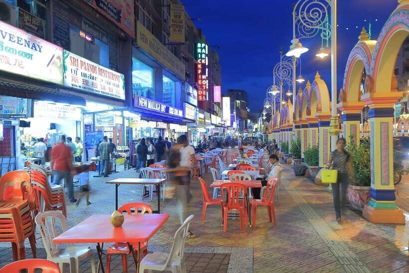 Kuala Lumpur by Night and Malaysian Food Tour - Petaling Street (China Town): street life you can control