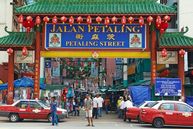 Kuala Lumpur City & Batu Caves Temple Private Tour - Merdeka Square, National Monument, and the Sultan Abdul Samad Building: photo stops with meaning