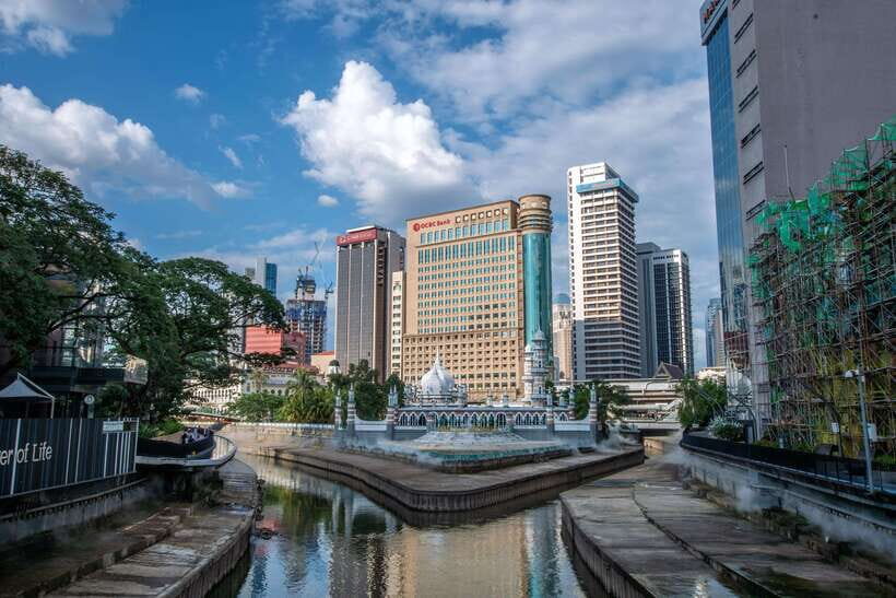 Kuala Lumpur: City Tour & Batu Caves Combo - River of Life and Belice Chocolate: where the tour slows down just enough