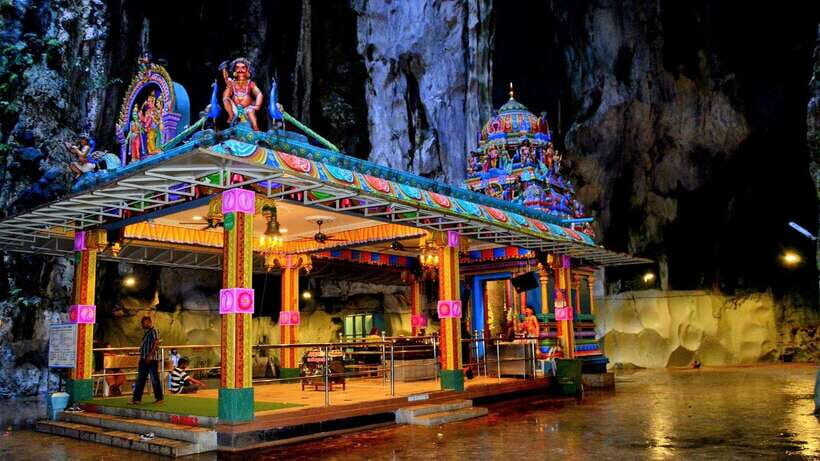 Kuala Lumpur: City Tour & Batu Caves Combo - Kuala Lumpur Railway Station (1886) and Moorish charm: quick, worth it, and photo-driven
