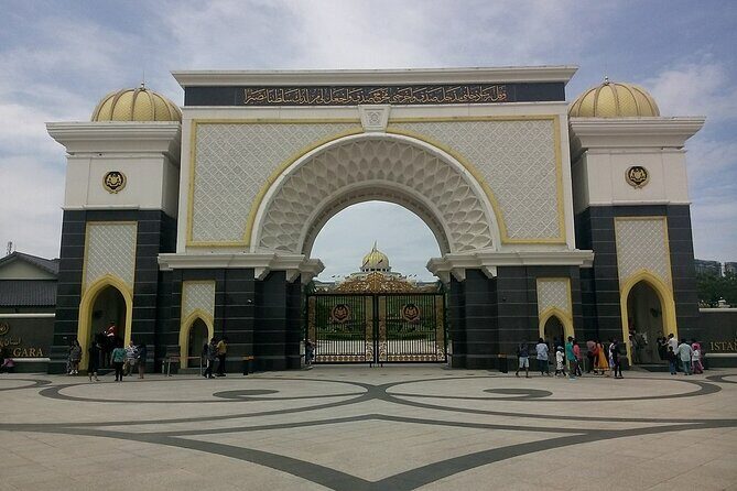 Kuala Lumpur City Tour Full Day 8 hours - Istana Negara, Merdeka Square, and the National Monument walk